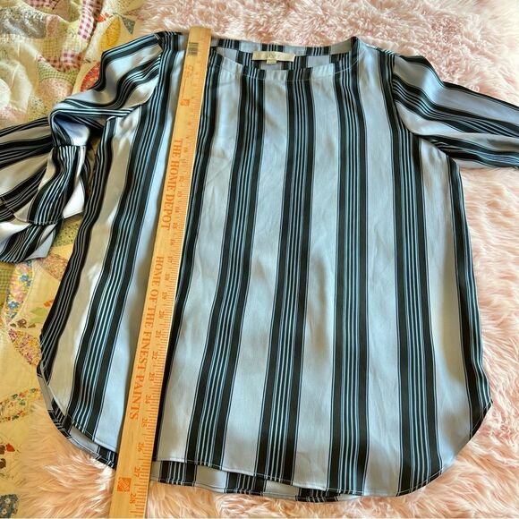 Loft Navy Blue Stripe Tiered Ruffle Tulip Sleeve Blouse Sz M Career - Picture 7 of 10